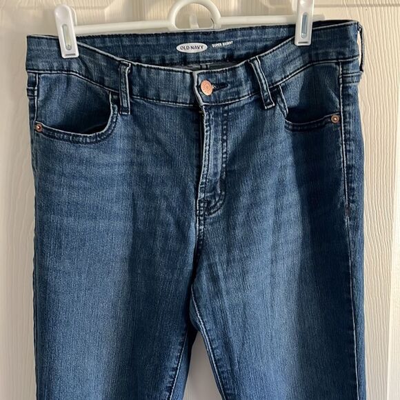 Old Navy Super Skinny Jeans - Picture 2 of 9